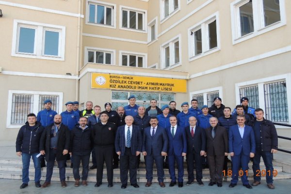 16 güvenlik görevlisi İHA ve Drone kullanım belgesi aldı
