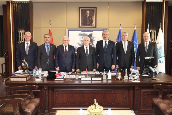 “17 ilçede eşit ve adil yönetim sergileyeceğiz”