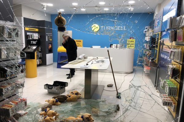 20 dakika arayla 100 bin liralık soygun!