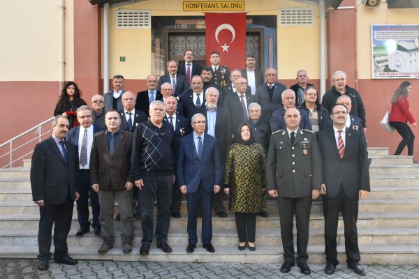 20 Kıbrıs Gazisine madalya ve berat takıldı