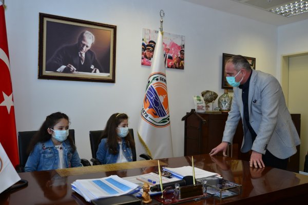 23 Nisan coşkuyla kutladı