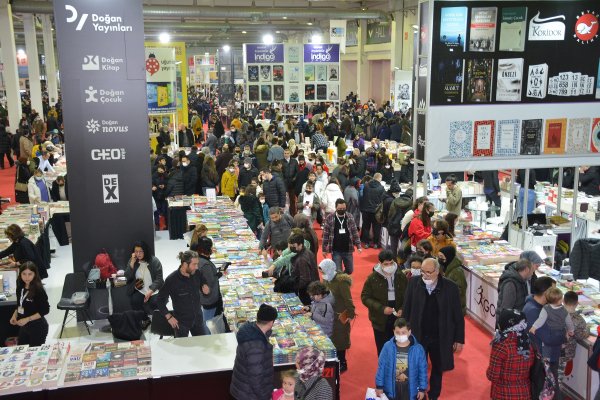 240 bin 763 kitapsever yayınevleriyle buluştu