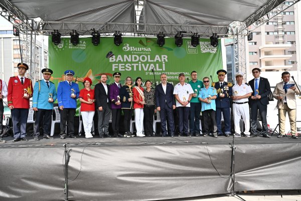 3. ULUSLARARASI BANDOLAR FESTİVALİ YAPILDI