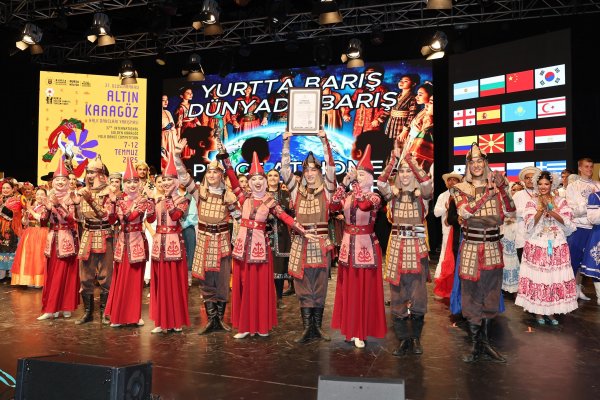 37. Uluslararası Altın Karagöz Halk Dansları birincisi Bulgaristan oldu