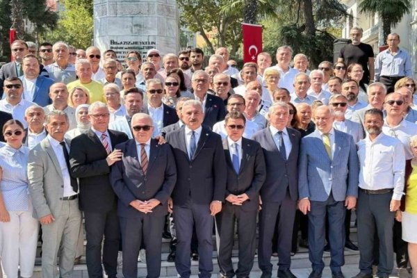 6 İLÇE BELEDİYE BAŞKANI YENİ PARTİ YE GEÇTİ