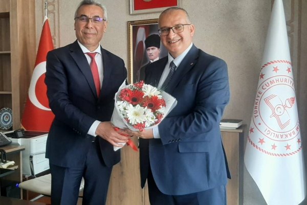 Adnan Uluğ Görevine Başladı