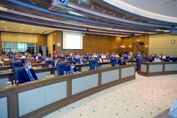 Afet bölgesinde yaralar sarılıyor