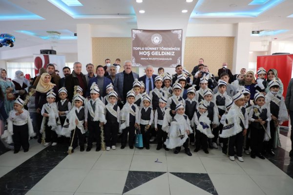 Aileler sünnet düğününde bir araya geldi