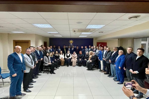 AK PARTİ GEMLİK İLÇE YÖNETİMİ TANITILDI
