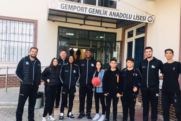 Akran Gemlik Basketbol Kulübünden Gemport Gemlik Anadolu Lisesi'ne ziyaret…
