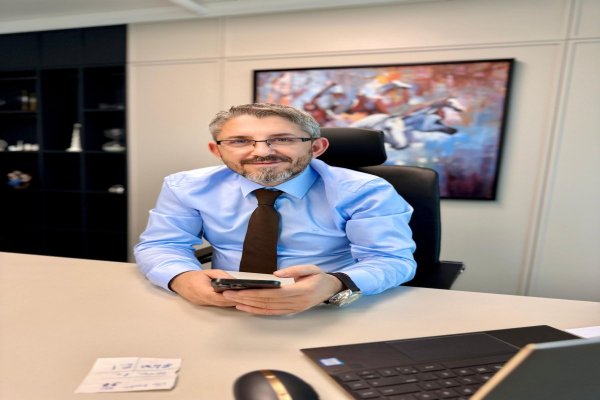 AKRAN GEMLİKSPOR'UN YENİ BAŞKANI CEM İLKER KAMACI OLDU!