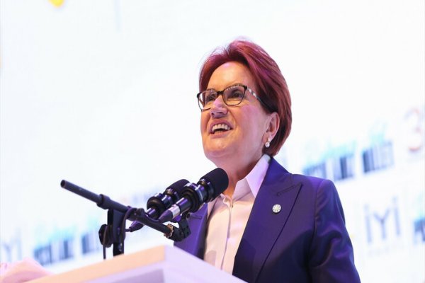 AKŞENER YENİDEN GENEL BAŞKAN SEÇİLDİ