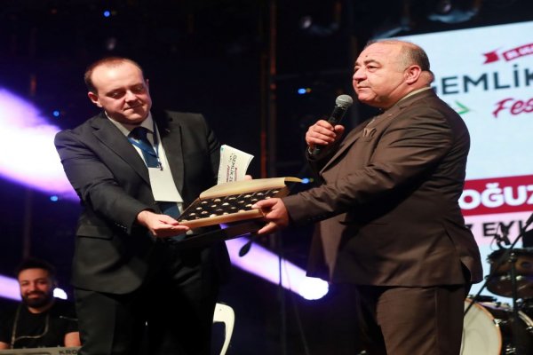Altın zeytin festivalde görücüye çıktı