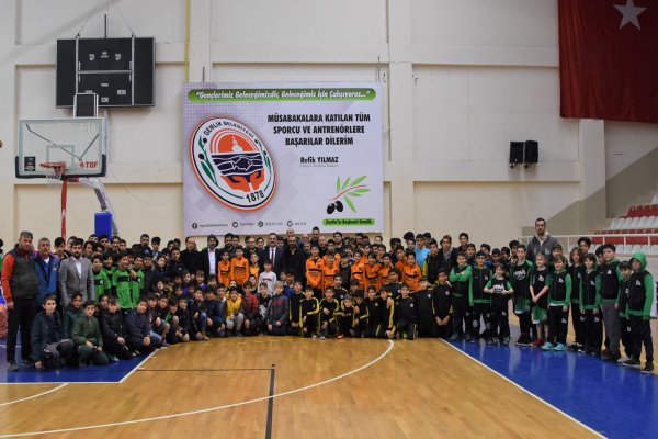Amatör spor kulüplerine malzeme yardımı