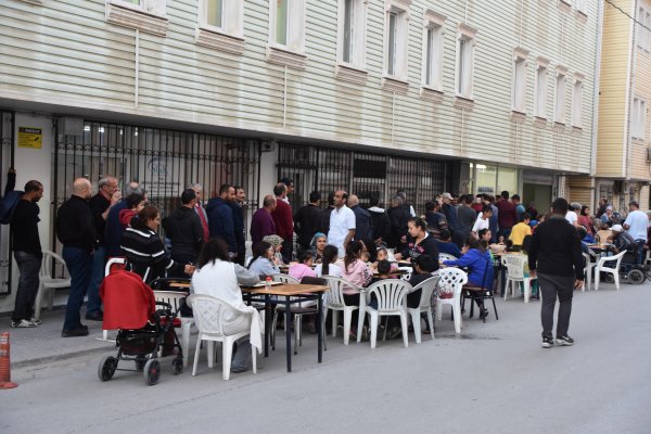 Aşevinde Başkanla iftar açtılar