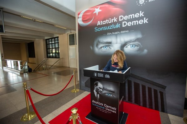 ATA’YA ÖZLEM SATIRLARA DÖKÜLÜYOR