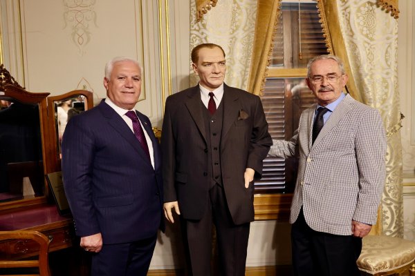 Atatürk’ün balmumu heykeli, Hünkâr Köşkü’nde sergileniyor