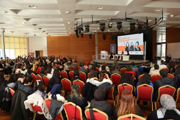 AYŞE KULİN’DEN GENÇLERE HAYAT DERSLERİ