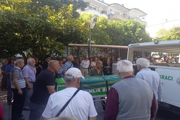 AYTEKİN GÜRLER KÜÇÜK KUMLA DA TOPRAĞA VERİLDİ