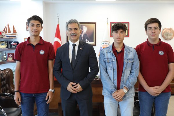 Başkan Deviren öğrencilerin sorularını yanıtladı