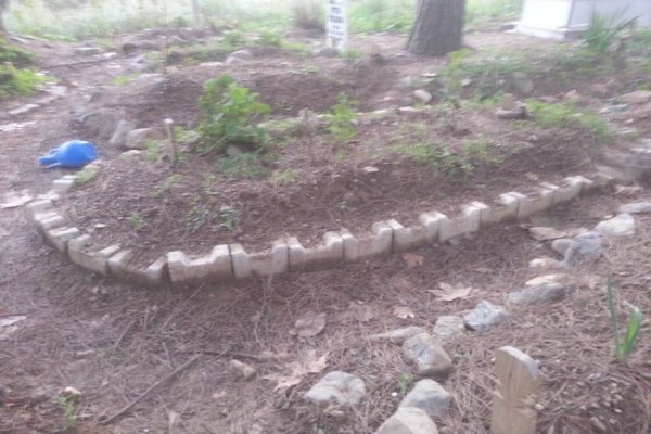Belediye’nin beton parkeleri mezarlarda kullanıldı