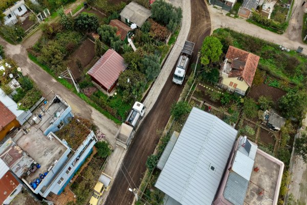 BELEDİYE'NİN GENÇALİ MAHALLESİ'NDE YOL ÇALIŞMALARI DEVAM EDİYOR