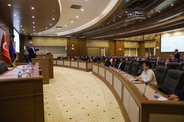 BELEDİYE PERSONELİNE ‘KIDEM VE İHBAR TAZMİNATI’ EĞİTİMİ