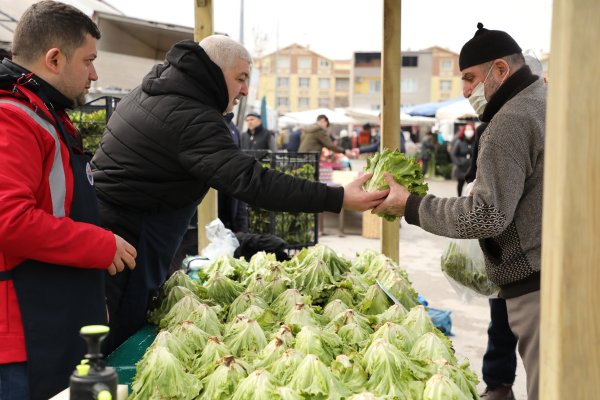 Belediyeden marul sadece 5 lira!