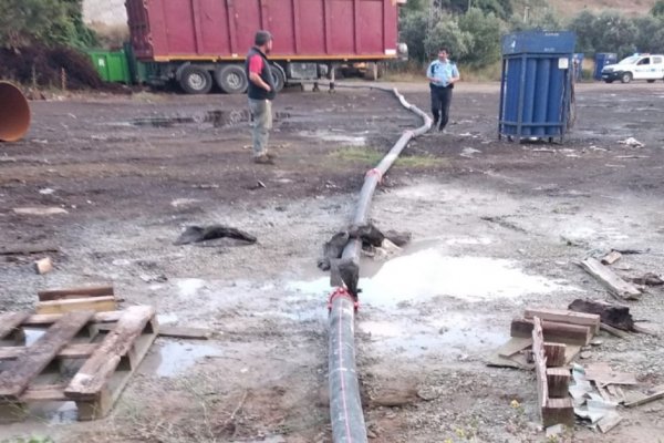 Beton atıklarını Karsak Deresine döken firmaya tutanak tutuldu