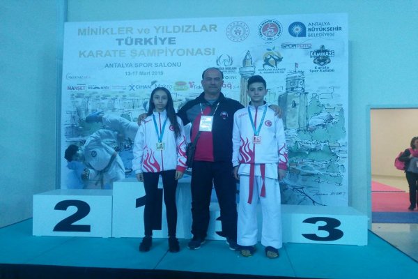 Beyza Nur Kahya karatede Türkiye birincisi oldu