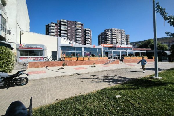 BURGER KING® ve POPEYES® BURSA GEMLİK İSTİKLAL CADDESİ’NDE HİZMETE AÇILDI!
