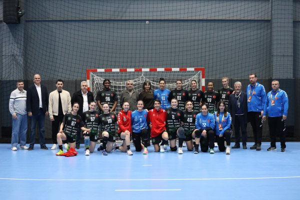 BURSA BÜYÜKŞEHİR BELEDİYESPOR SEZONU ZİRVEDE TAMAMLADI
