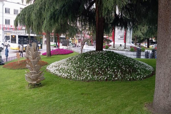 Bursa çiçek bahçesine dönüşüyor