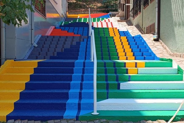 BURSA’DA CADDE VE SOKAKLAR SANATLA BULUŞUYOR