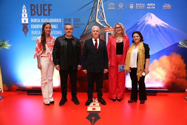 BURSA’DA EDEBİYAT ŞÖLENİ BAŞLADI