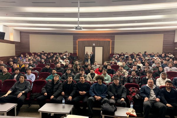 BURSA İTFAİYESİ’NDEN ÜNİVERSİTE ÖĞRENCİLERİNE YANGIN GÜVENLİĞİ EĞİTİMİ