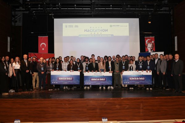 BURSA'NIN AKILLI GELECEĞİ HACKATHON'25'TE KODLANDI