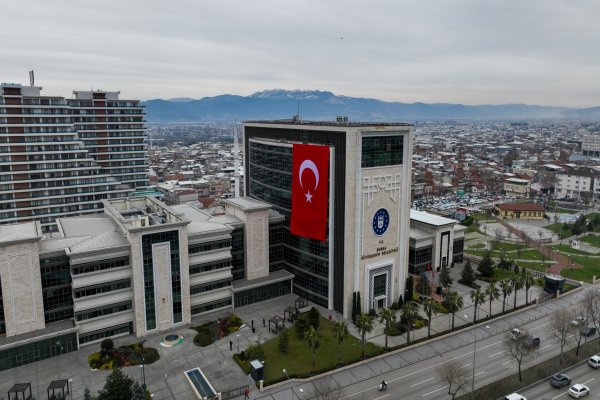 BURSA TÜRK BAYRAKLARIYLA DONATILDI