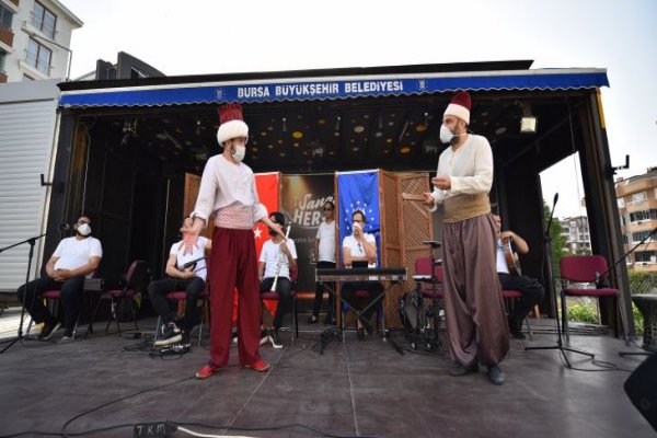 Bursalılar, eğlence Tırıyla moral depoluyor