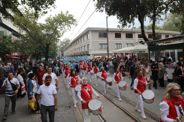 BURSALILAR SAĞLIK İÇİN YÜRÜDÜ