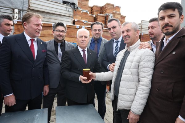 BÜYÜKŞEHİR’DEN ARICILARA KOVAN DESTEĞİ