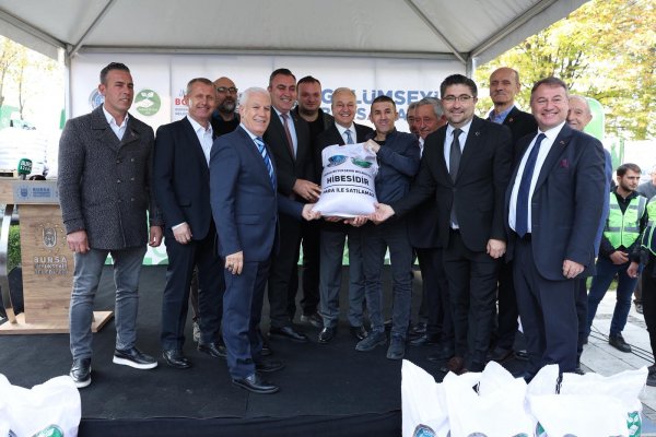 BÜYÜKŞEHİR'DEN ÇİFTÇİYE YERLİ TOHUM DESTEĞİ