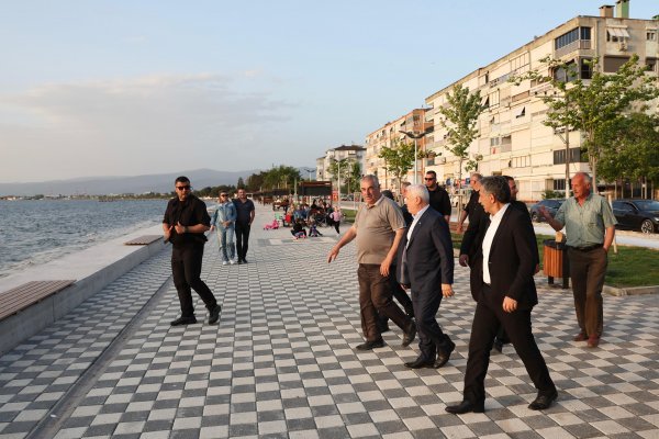 Büyükşehir’den Kurşunlu sahil yoluna otopark müjdesi