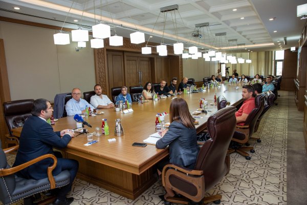 Büyükşehir’den meslek odalarına ‘Atatürk Spor Salonu’ bilgilendirmesi