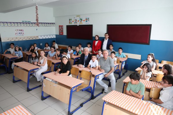 Büyükşehir'den öğrencilere eğitim desteği