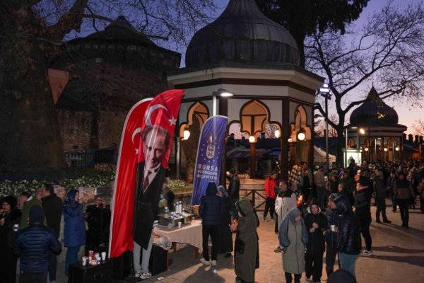 ​​​​​​​Büyükşehir’den yeni yılın ilk sabahında camilerde çorba ikramı