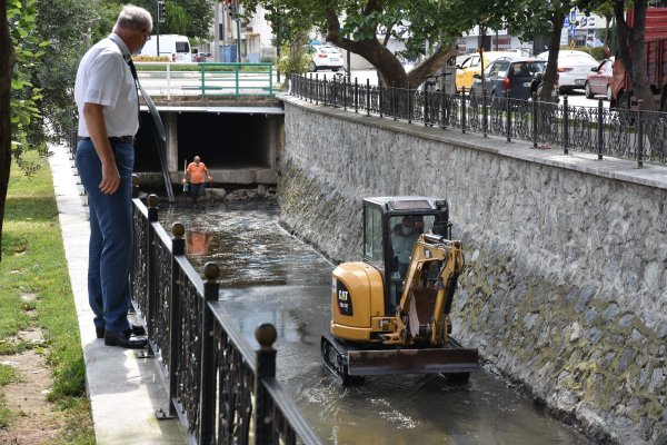 Çarşı Deresi’ne kepçe indi!