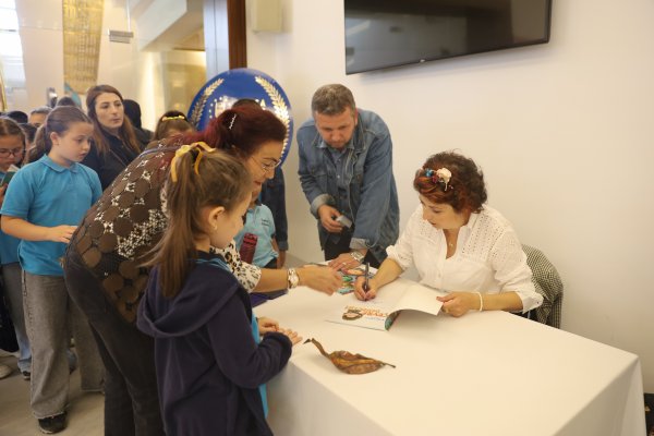 ‘Çevre Dedektifi’ kitabının yazarı çocuklarla buluştu