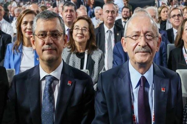 CHP DELEGESİ ÖZGÜR ÖZEL'İ GENEL BAŞKAN YAPTI
