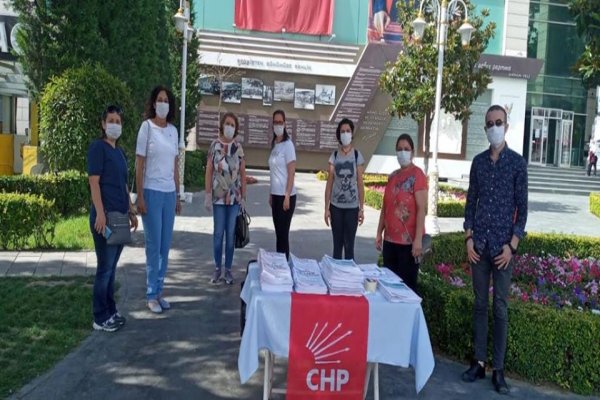 CHP GENCLIK KOLU BASKANINDAN SINAV AÇIKLAMASI ve DENEME KITAPÇIGI DAGITIMI